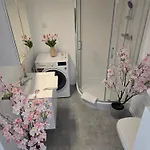 Apartment C10 Z Ogrodkiem Free Parking *